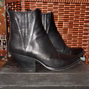 Frye Black Leather Ankle Elise Chelsea